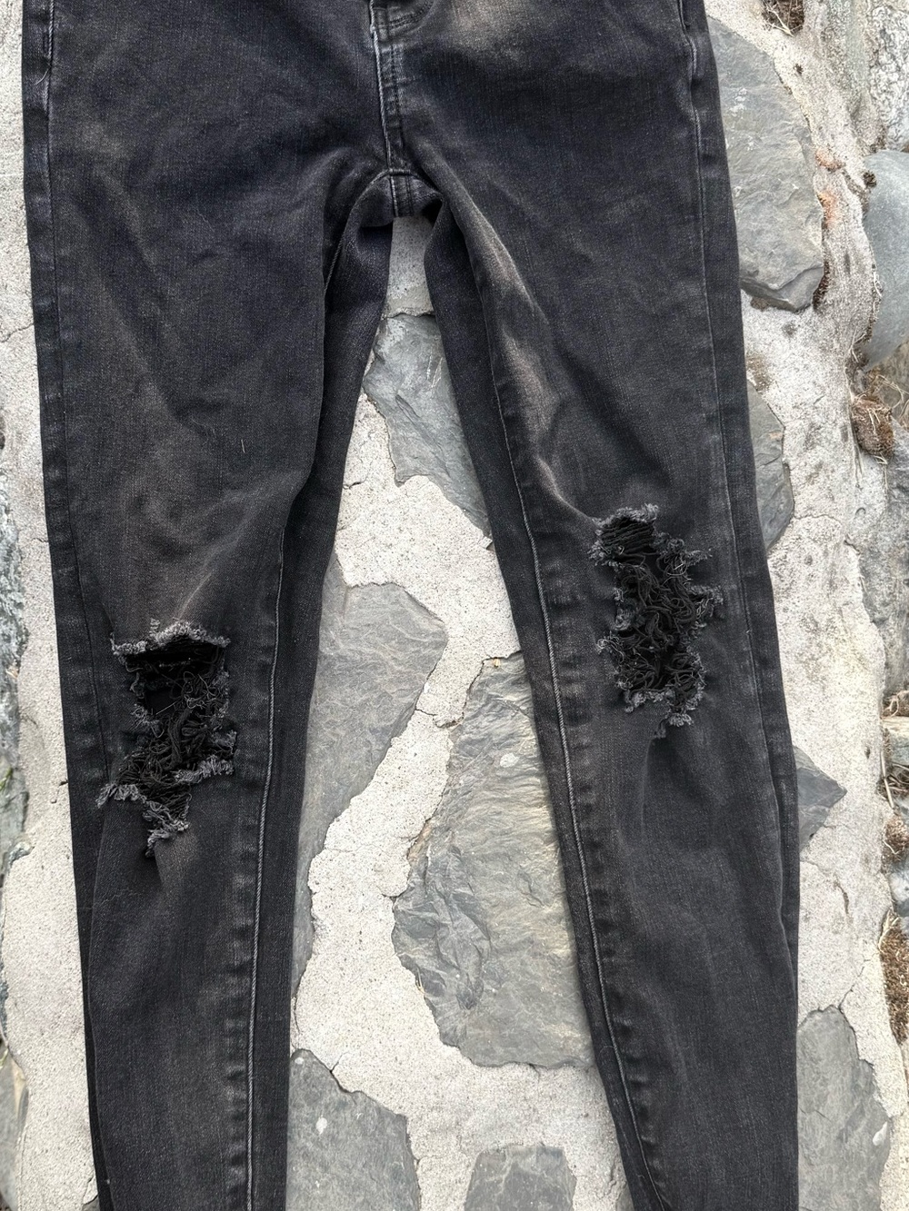 American Eagle Outfitters Black Distressed Skinny Jeans